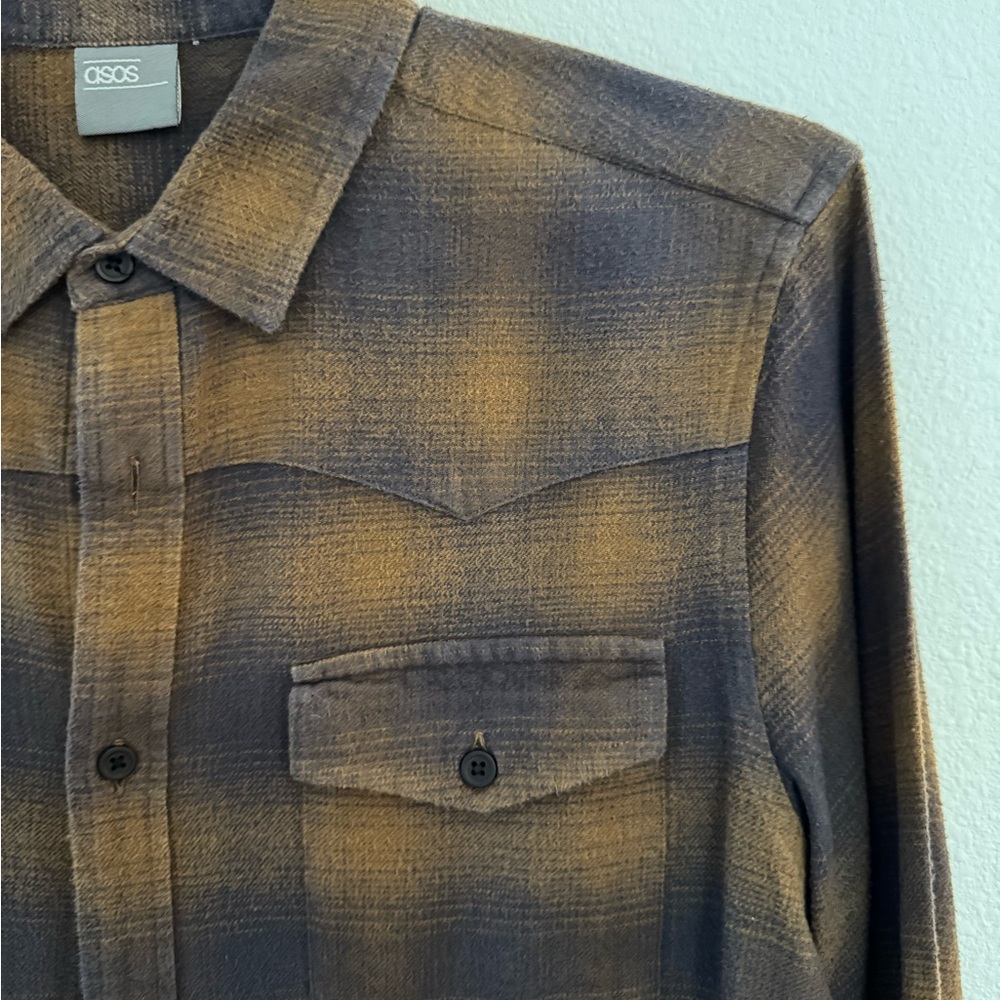 Men's Brown and Black Plaid Button-Up Shirt
